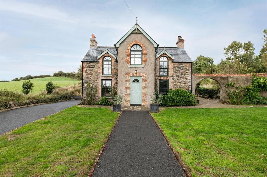 30 Dromara Road, Ballynahinch, BT24 8JL