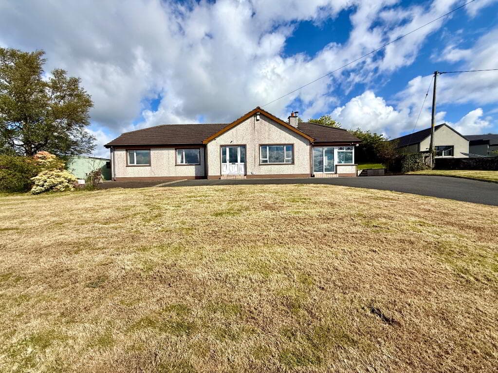 220 Tamnaherin Road, Waterside, Derry, BT47 3HX