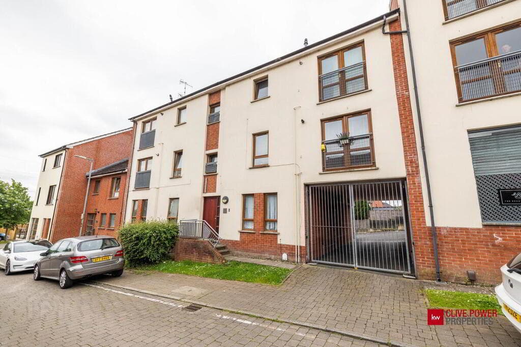 5b Heath Lodge Square, Belfast, BT13 3WG