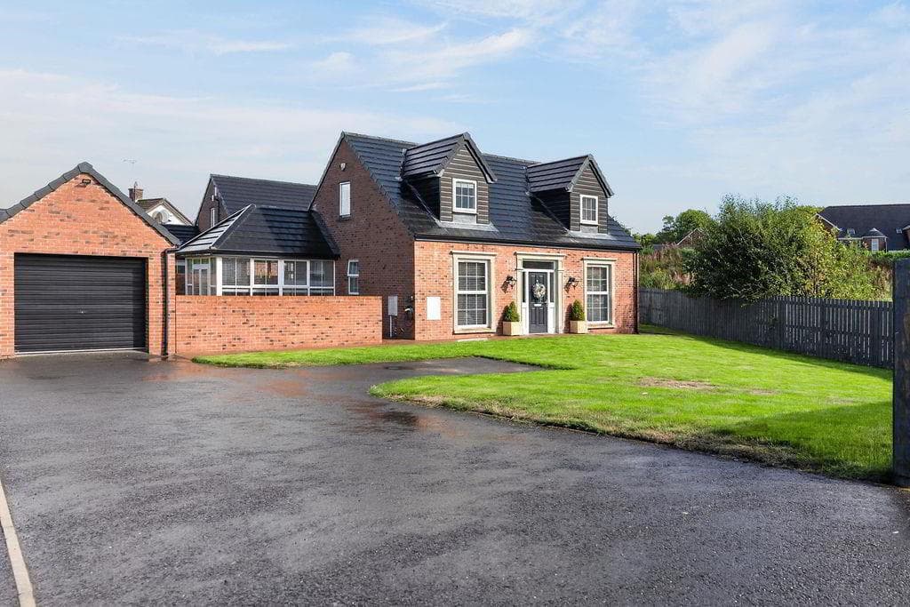 12 Old Park Hall, Galgorm, Ballymena, BT42 1FU