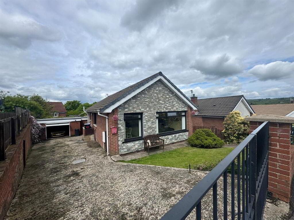 34 Ravelston Crescent, Carnmoney, Newtownabbey, BT36 6PJ