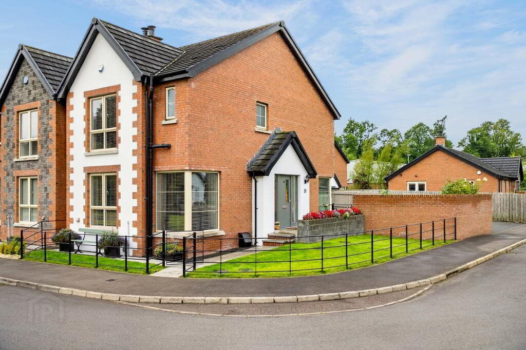 31 Haughtons Hall, Cullybackey, Ballymena, BT42 1FT