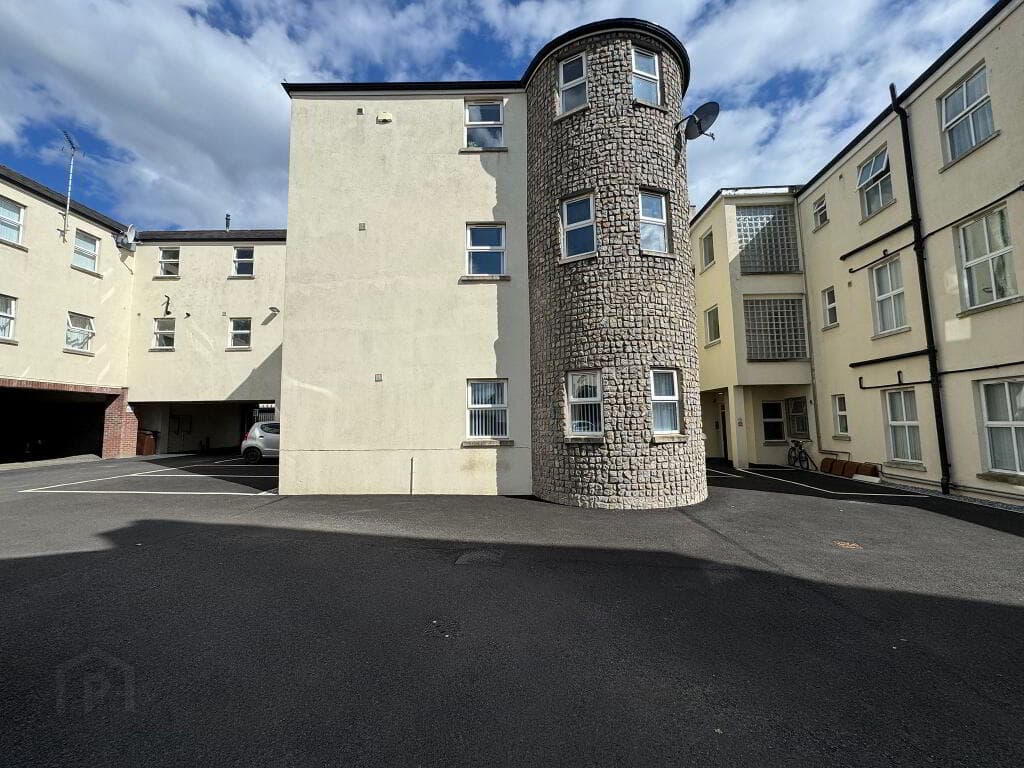 Apt 27 Cheston Close, Carrickfergus, BT38 7FL