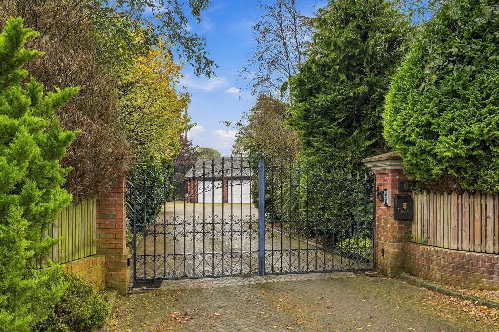 62 Old Ballyrobin Road, Templepatrick, BT41 4TJ