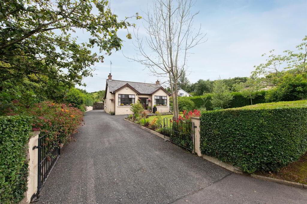 48 Ballymaglave Road, Ballynahinch, BT24 8QB