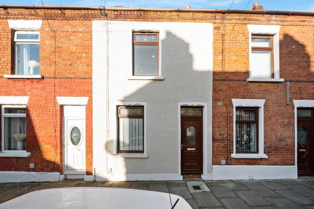 4 Earlscourt Street, Falls Road, Belfast, BT12 7AS