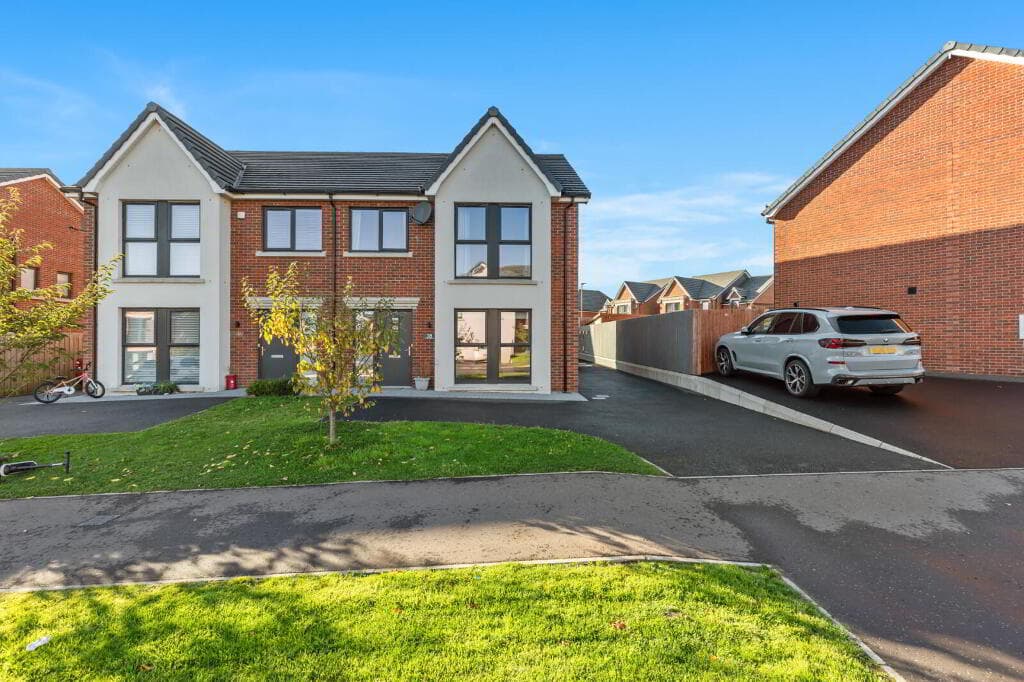 38 Baronsgrange Road, Carryduff, Belfast, BT8 8GL