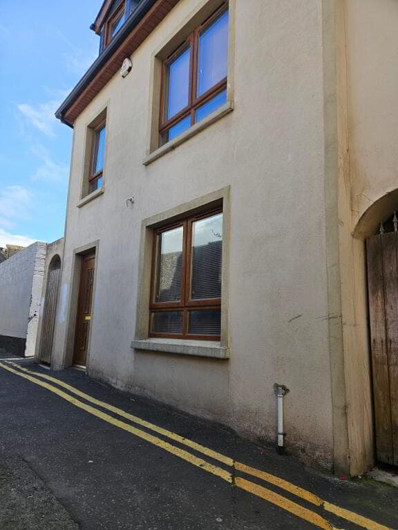 3 Church Lane, Warrenpoint, BT34 3UY