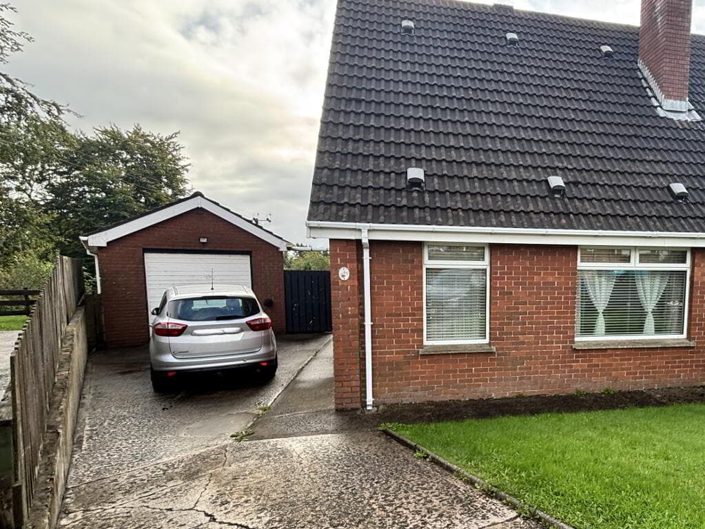 49 Glenmore Park, Altnagelvin, Londonderry, BT47 2JY