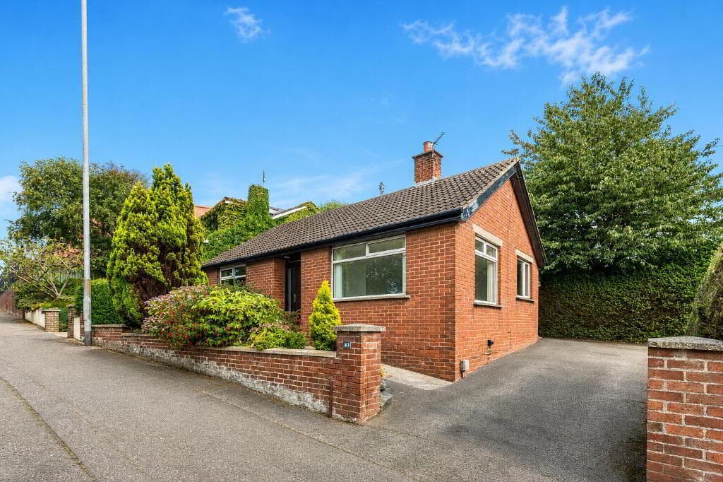 43 Donaghadee Road, Newtownards, BT23 7HB