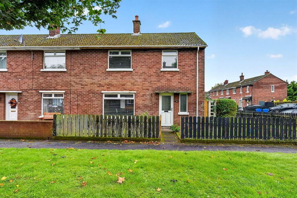 19 Knocknagoney Park, Belfast, BT4 2PT