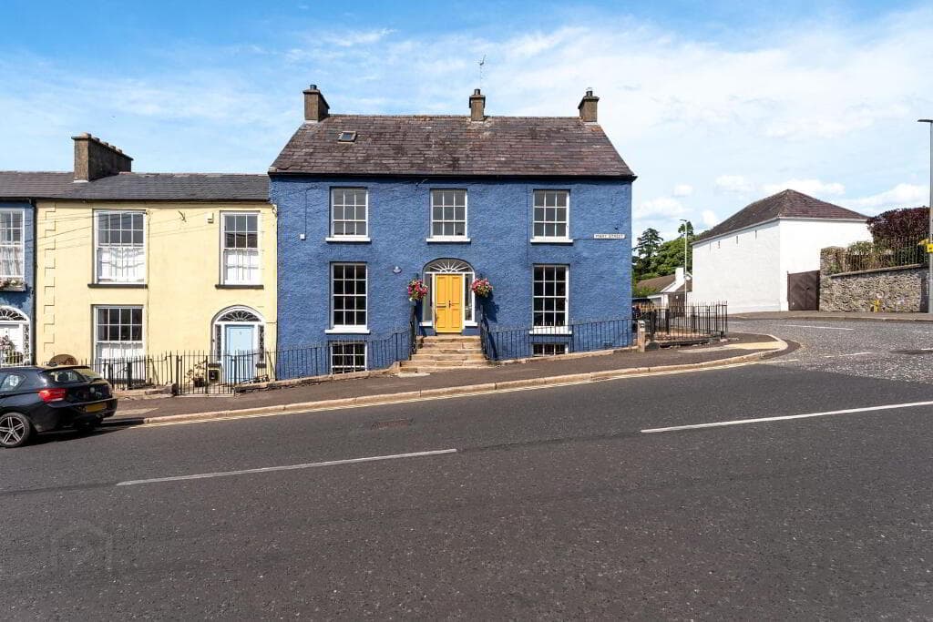 8 Mary Street, Rostrevor, Newry, BT34 3AY