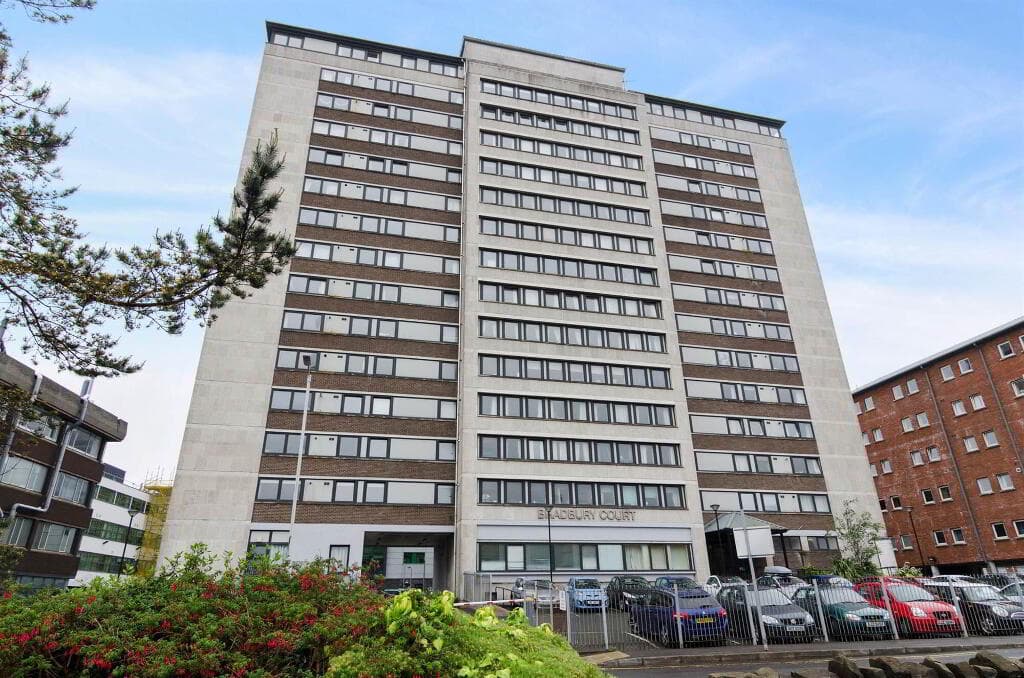 Apt 805, Bradbury Court, Lisburn Road, Belfast, BT9 7JL