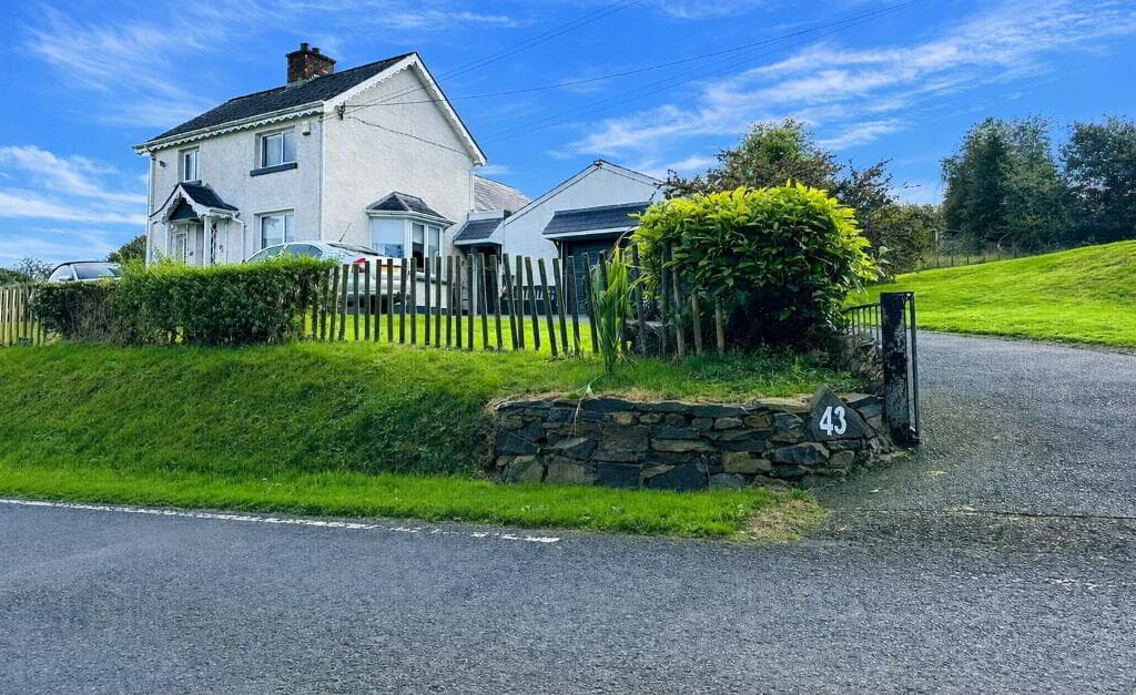 43 Darkley Road, Keady, BT60 3AX