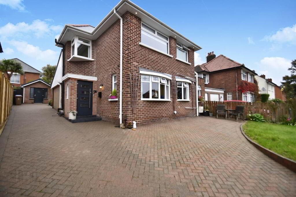 49 Sunningdale Park, Cavehill, Belfast, BT14 6RW