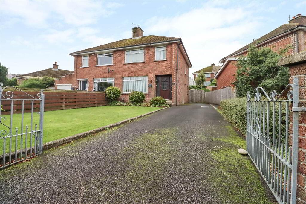 39 Wanstead Road, Dundonald, Belfast, BT16 2EJ