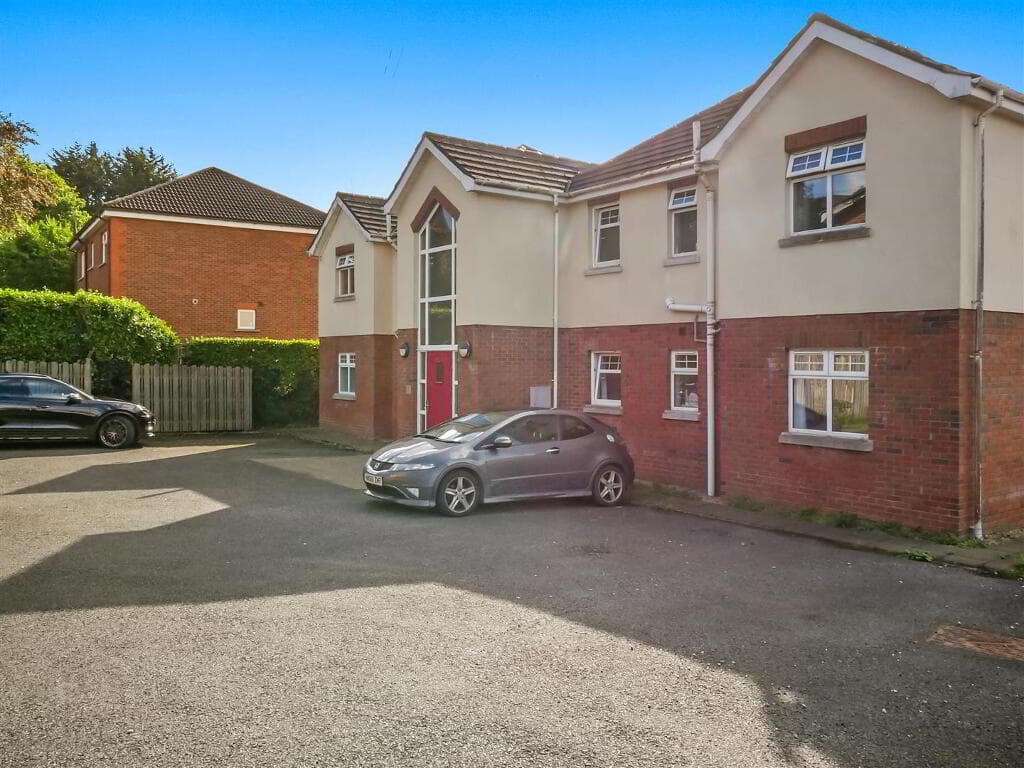Apt 2, Glendale Court, Saintfield Road, Four Winds, Belfast, BT8 6HN