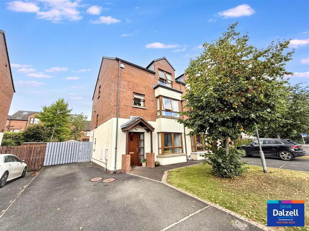 52 Redwood Grove, Dunmurry, Belfast, BT17 9RN
