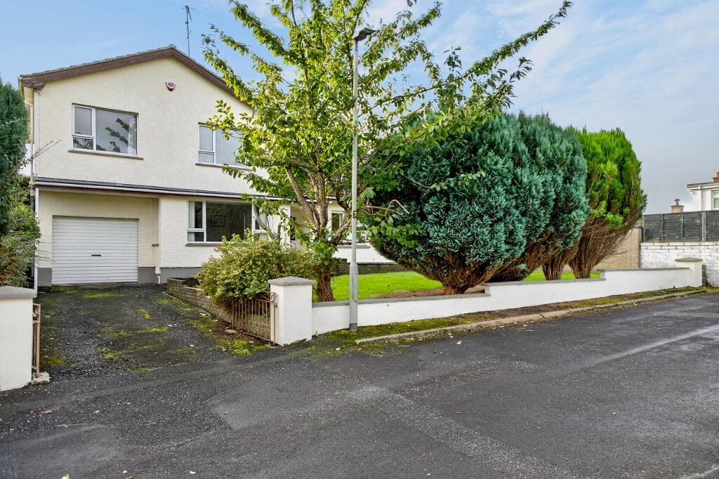 15 Shandon Park, Ballymena, BT42 2ED