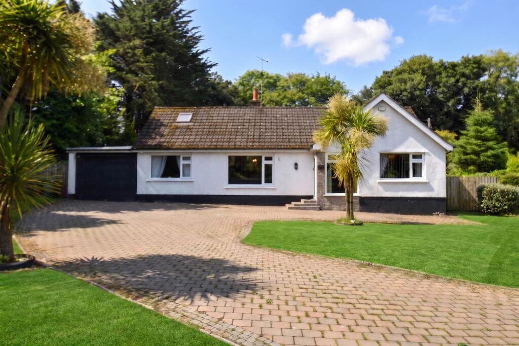 3 The Park, Belfast, BT17 0ER