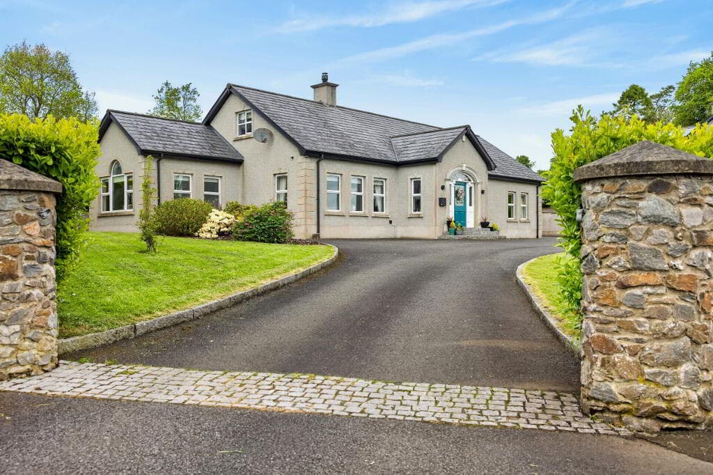 64 Knowehead Road, Broughshane, Ballymena, BT43 7JE