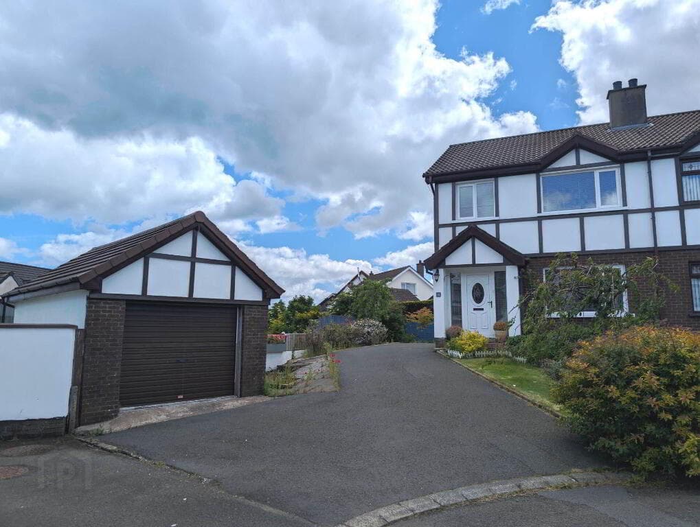 15 Culzean Glen, Larne, BT40 2HF